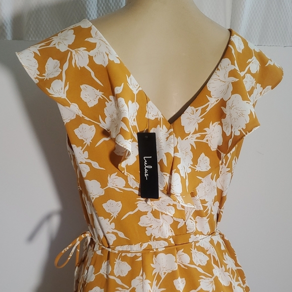NWT Lulus Floral Ruffle Asymmetrical Wrap Dress in Yellow and White Size L - Picture 10 of 15